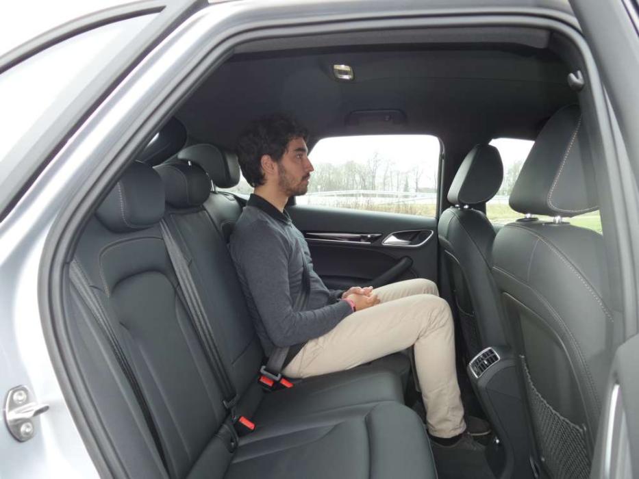 Audi Q3 2015, asientos traseros