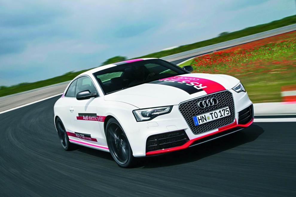 El RS5 TDI es un prototipo con motor 3.0 TDI de 385 CV y acelera de 0 a 100 km/h en menos de 4,0 segundos. 