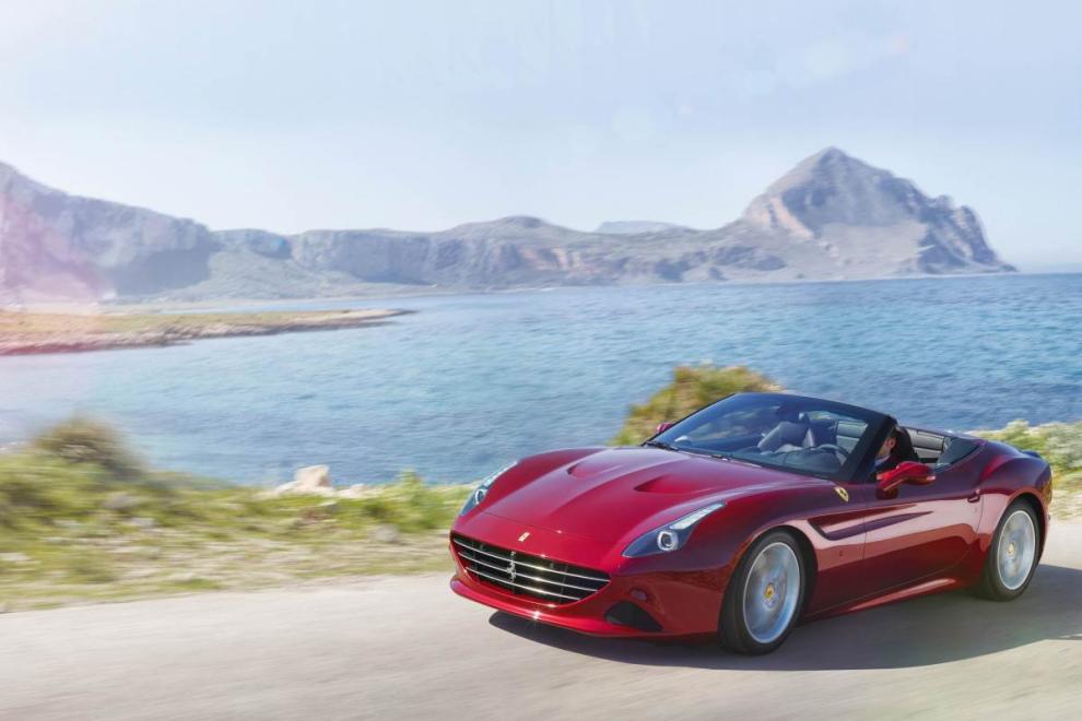 Pilota un Ferrari y una avioneta