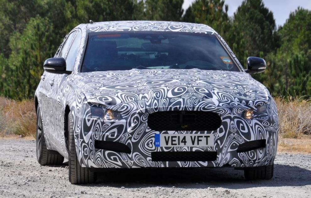 Fotos espía Jaguar XF