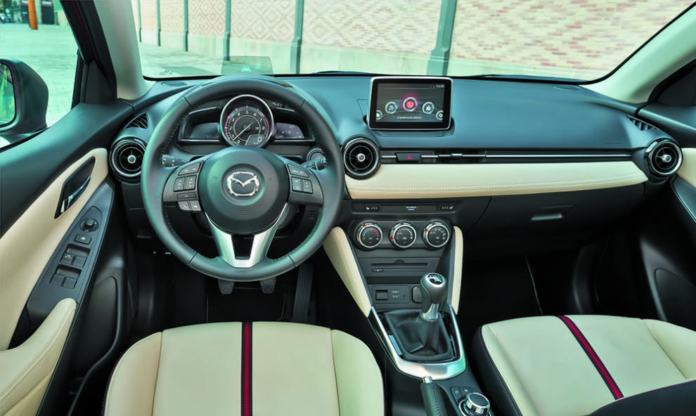 Interior nuevo Mazda 2