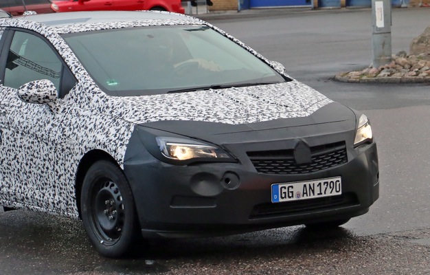 Opel AStra 2015 foto espía