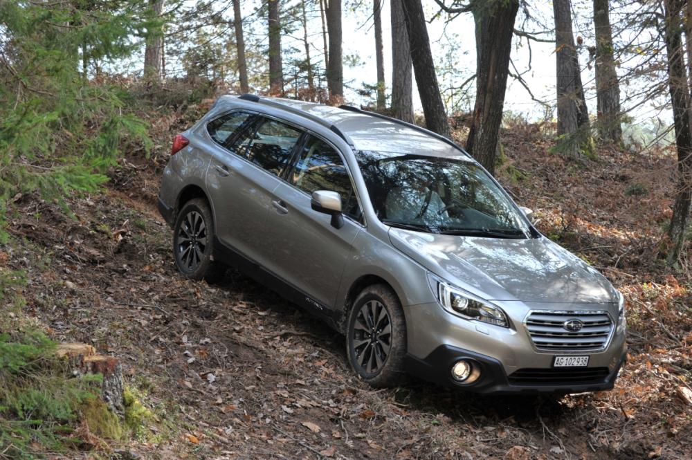 Subaru Outback 2015, accion en campo