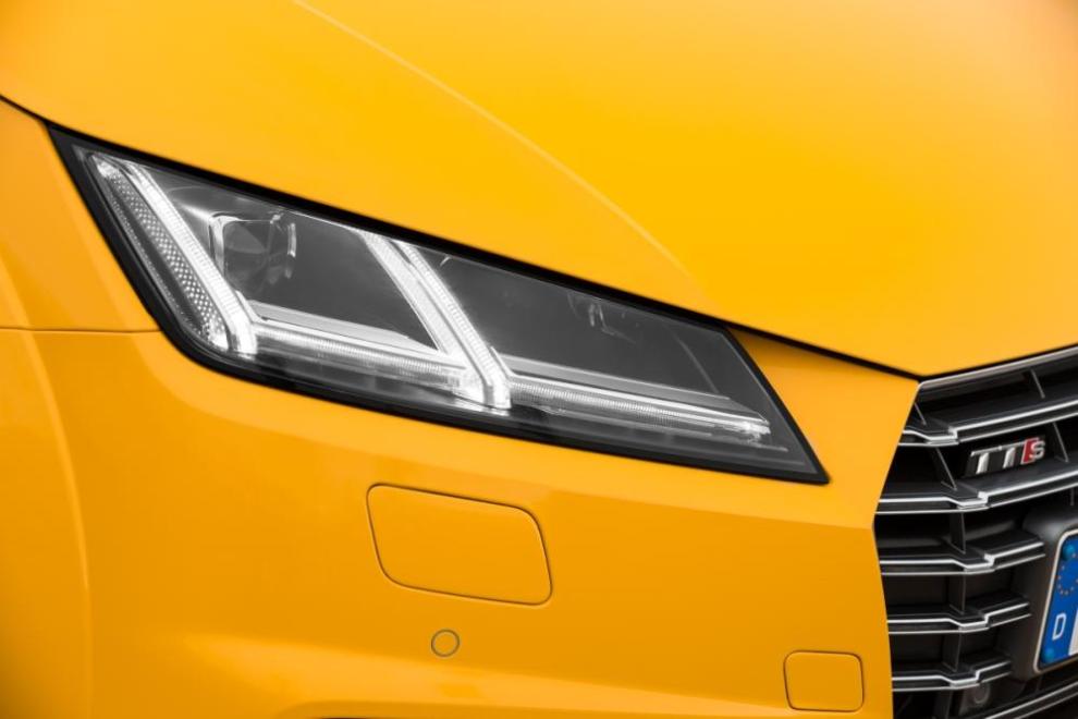 Auidi TT Roadster 2015, faro delantero