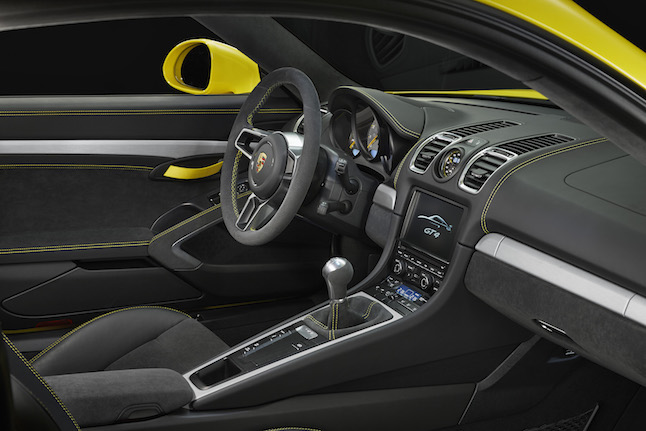 Porsche CAyman GT4 interior