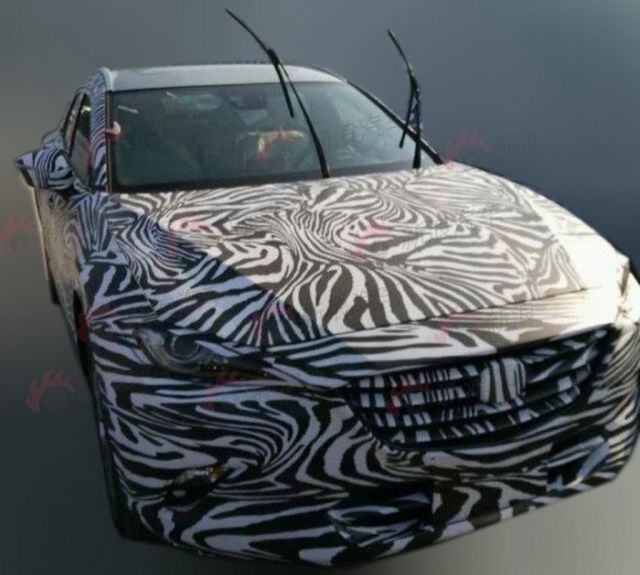 Frontal Mazda Koeru Concept