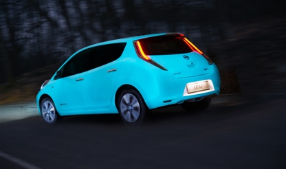 Nissan presenta el Leaf que brilla en la oscuridad