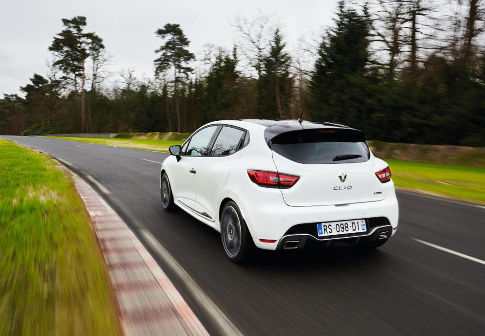 Renault Clio RS 220 Trophy: derroche de potencia