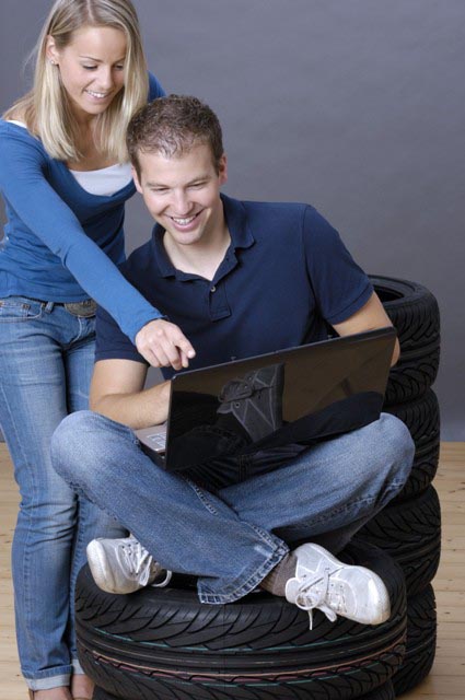 buscando neumáticos por internet