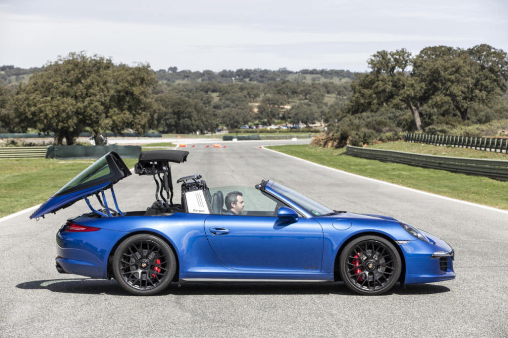 Posche 911 Targa 4 GTS, proceso de capotado