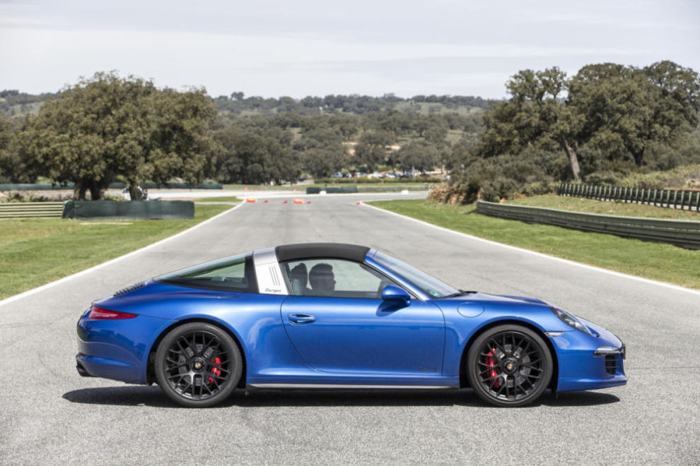 Posche 911 Targa 4 GTS, proceso de capotado