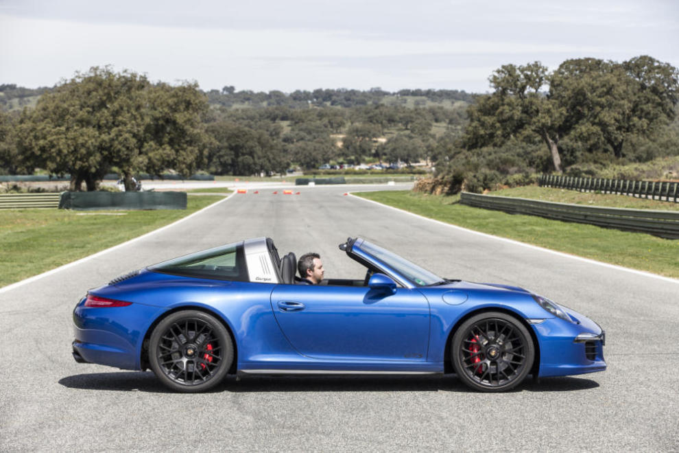 Posche 911 Targa 4 GTS, proceso de capotado