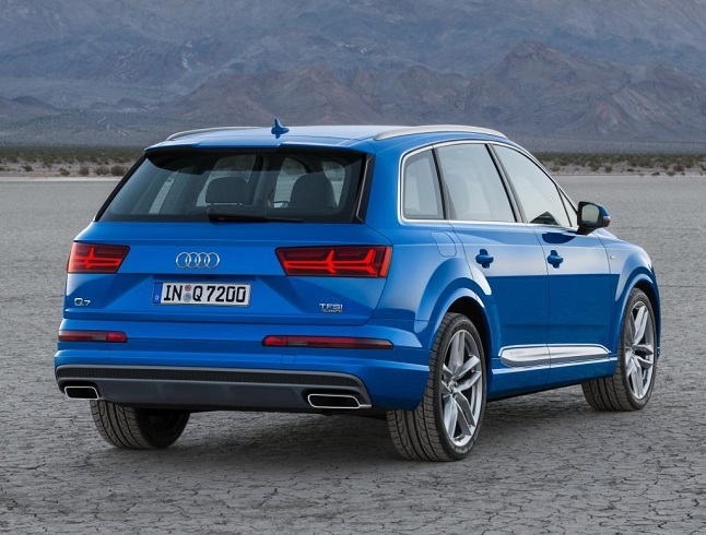 Audi Q7 2015 trasera