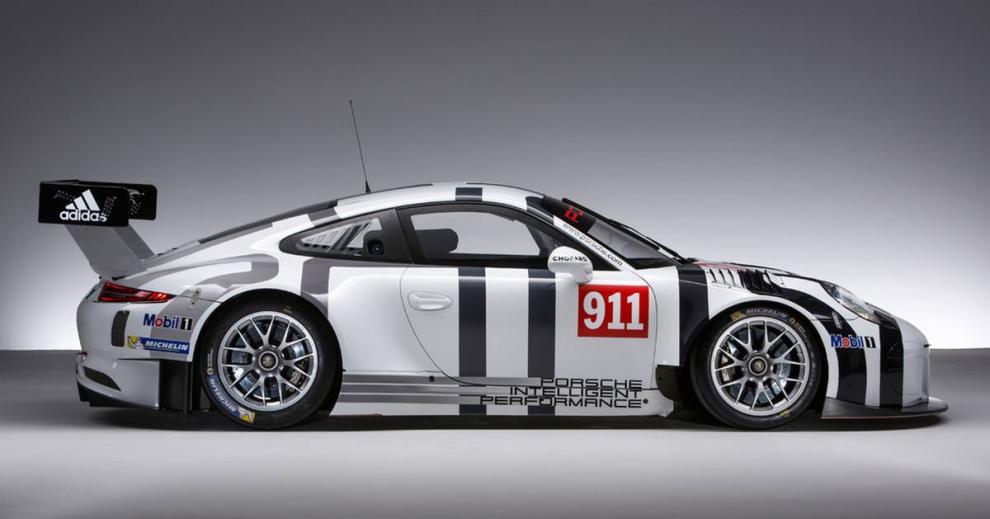 Porsche 911 GT3 R, lateral
