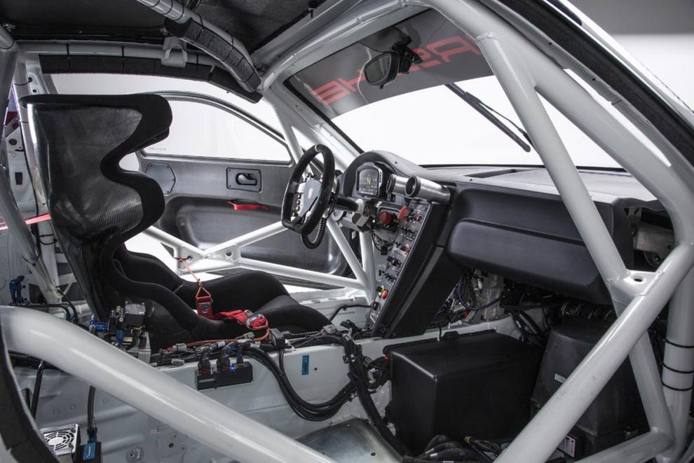 Porsche 911 GT3 R,interior