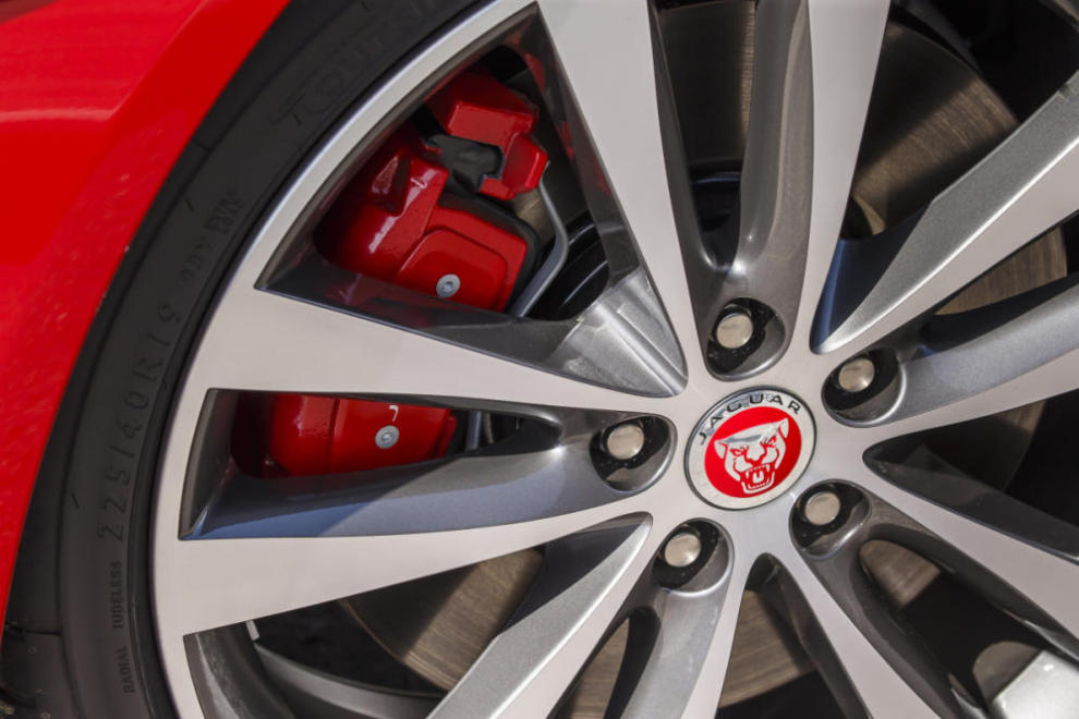 Jaguar XE S 3.0 V6