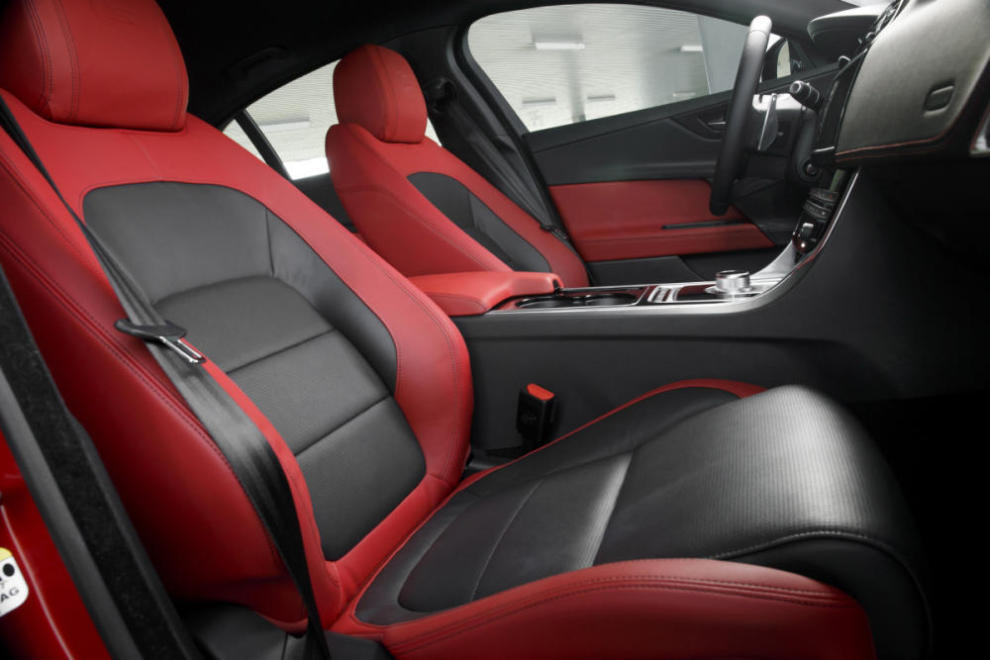 Jaguar XE S 3.0 V6