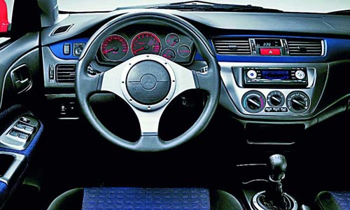 Mitsubishi Lancer Evo VIII MR interior