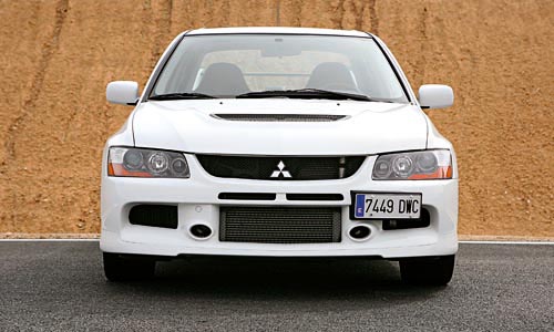 Mitsubsihi_Lancer_EVO_IX_front.jpg