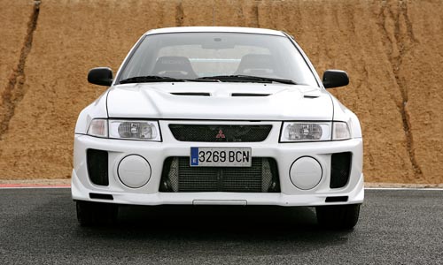 Mitsubsihi_Lancer_EVO_V_front.jpg