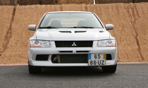 Mitsubsihi_Lancer_EVO_VII_front.jpg