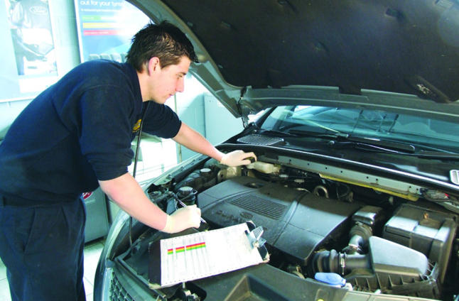 ¿Qué precio tiene pasar la revisión del coche?