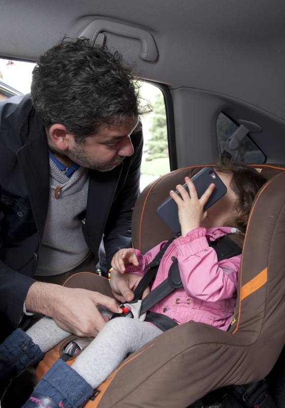 El 60% de los niños entre 6 y 10 años no está bien protegido en el coche