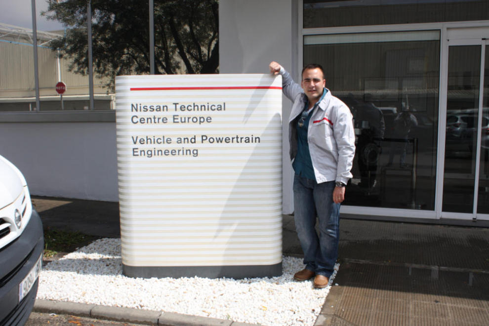 visita fábrica de Nissan Adrián Nuñez