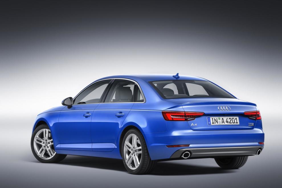 Audi A4, trasera