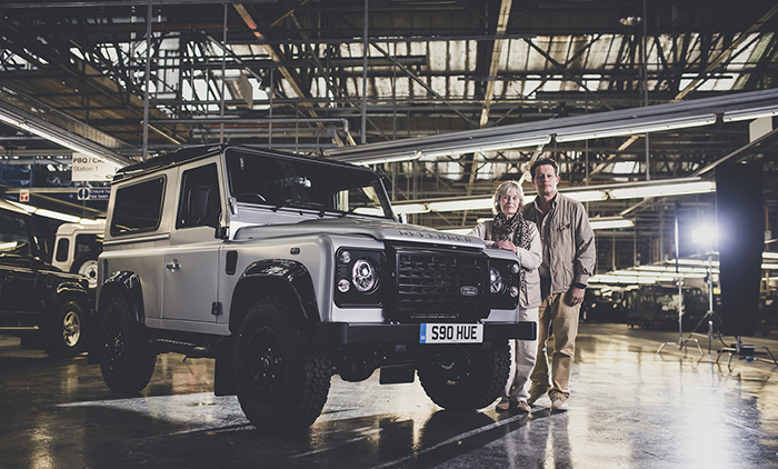 El último Defender, una edición única ensamblada por personalidades y que será subastado 