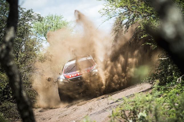Loeb probará el lunes el Peugeot 2008 DKR de Carlos Sainz