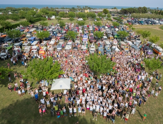 La 'FurgoVolkswagen' reune más de 3000 aficionados