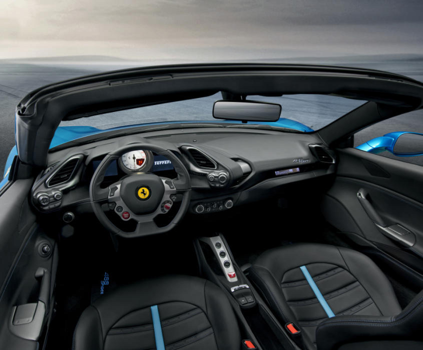 Ferrari 488 Spider, interior