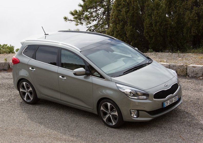 Kia Carens gris