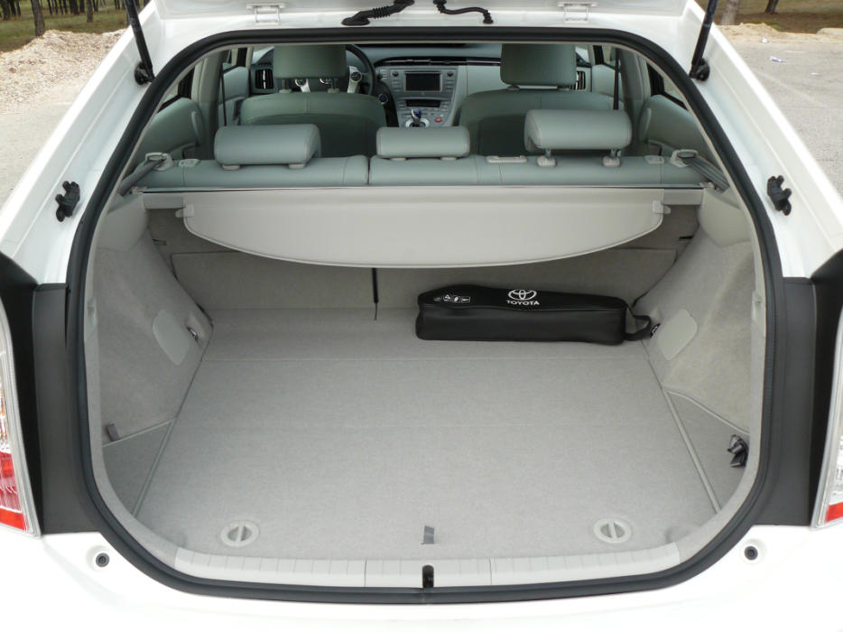 maletero Toyota Prius 2015