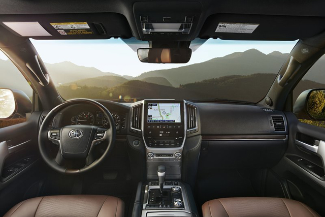 Toyota Land Cruiser 200, interior