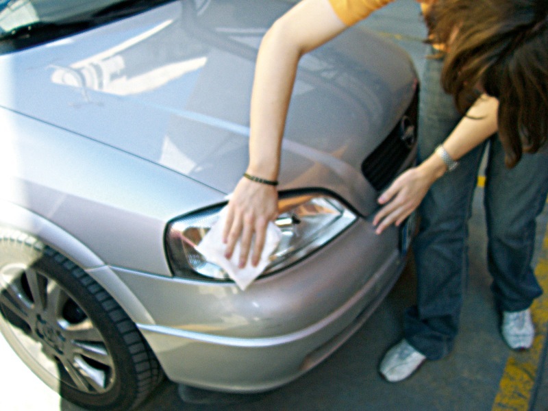 Cómo cambiar las bombillas del coche