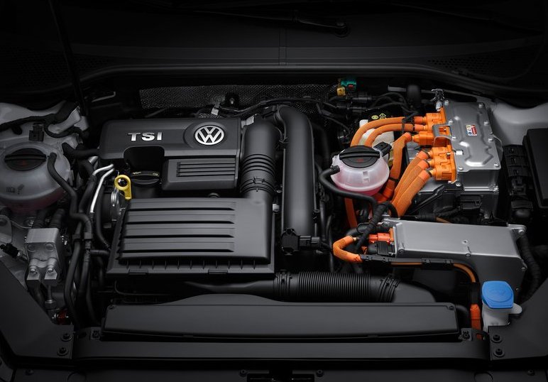 Volkswagen Passat GTE Motot
