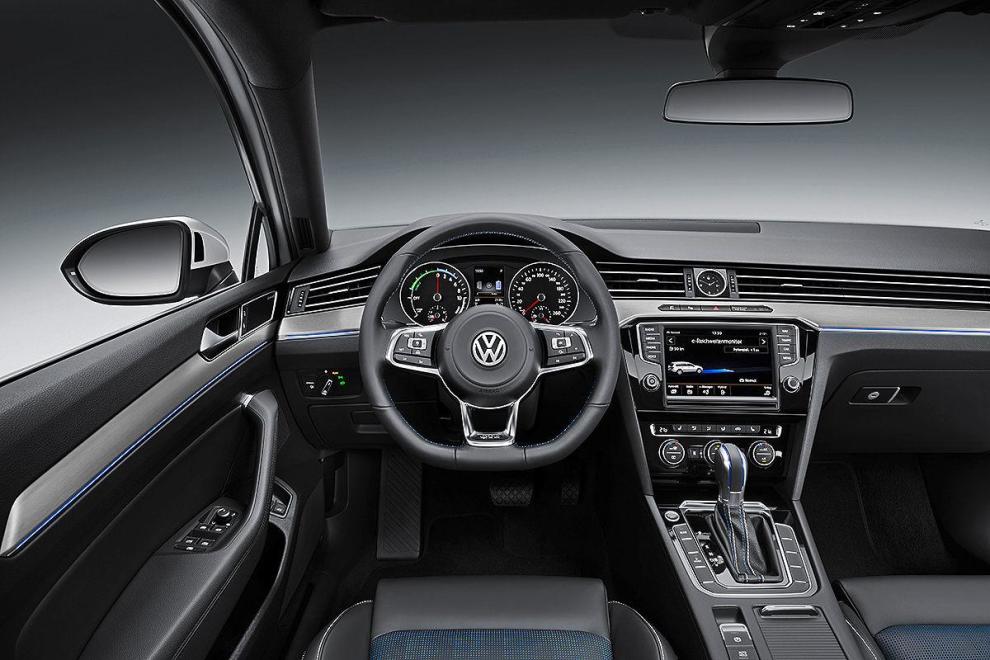 Volkswagen Passat interior