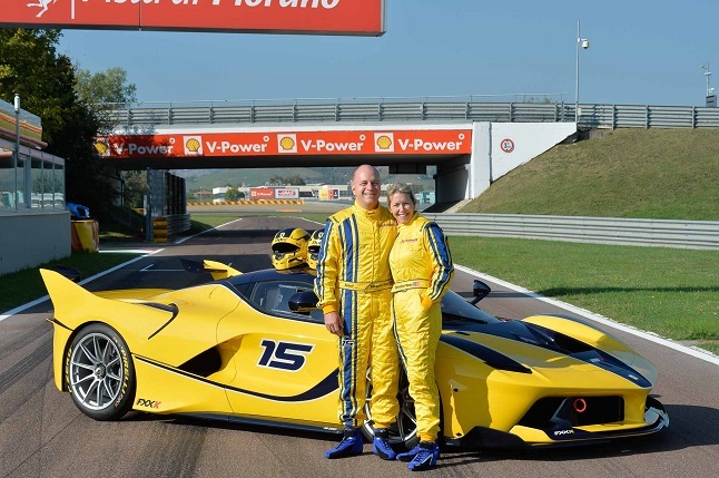 Un ejecutivo de Google regala a su mujer un Ferrari FXX K