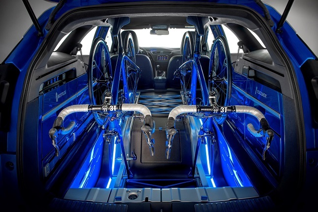 Maletero de 1668 litros para el nuevo Honda Civic Tourer Active  Life
