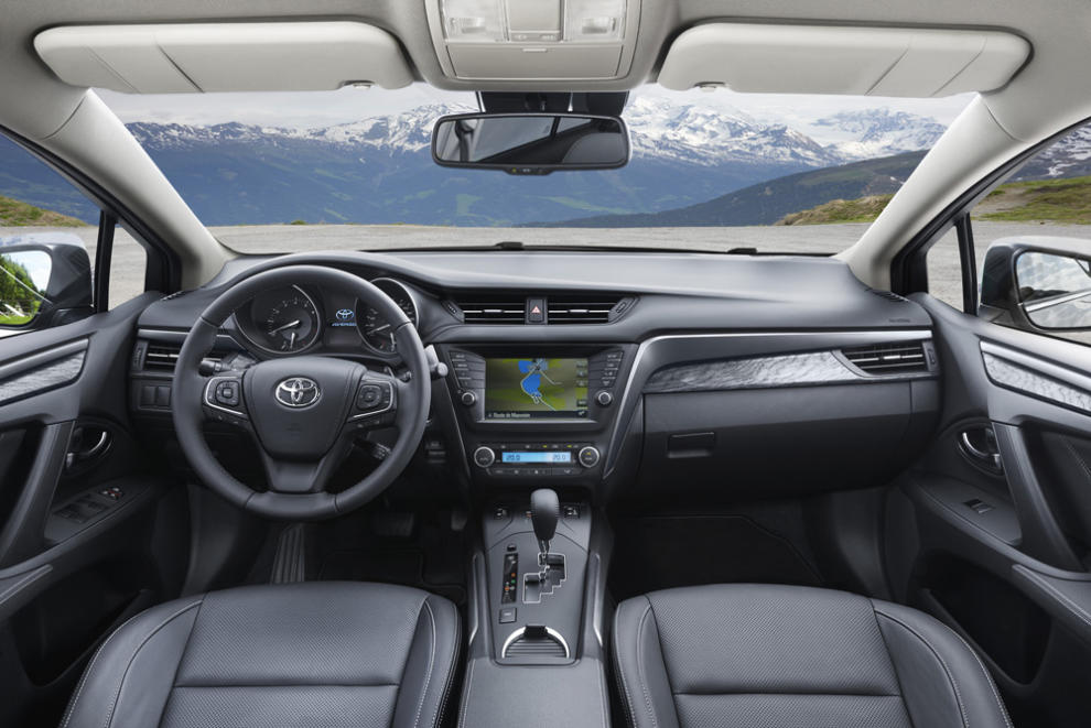 Toyota Avensis interior