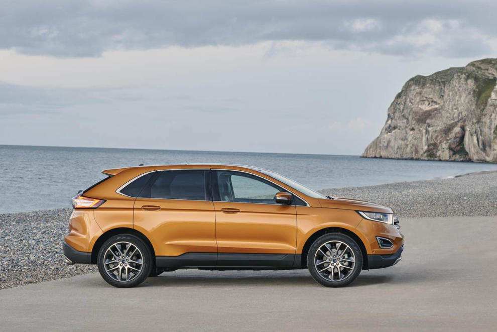 Ford Edge lateral
