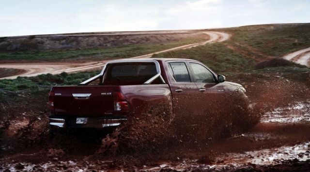 Trasera Toyota Hilux 2016