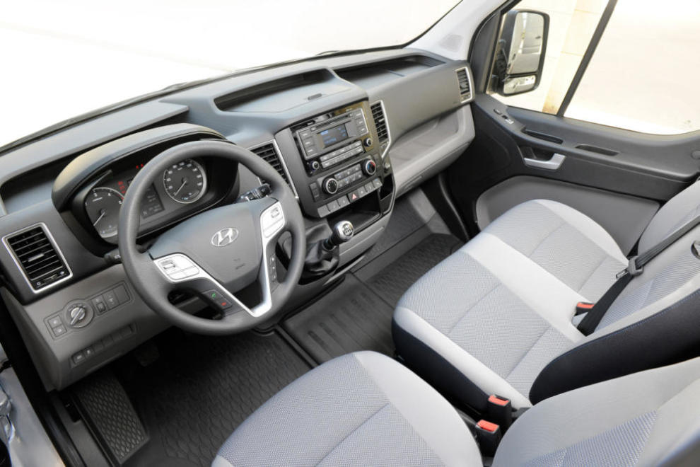 Hyundai H350, interior
