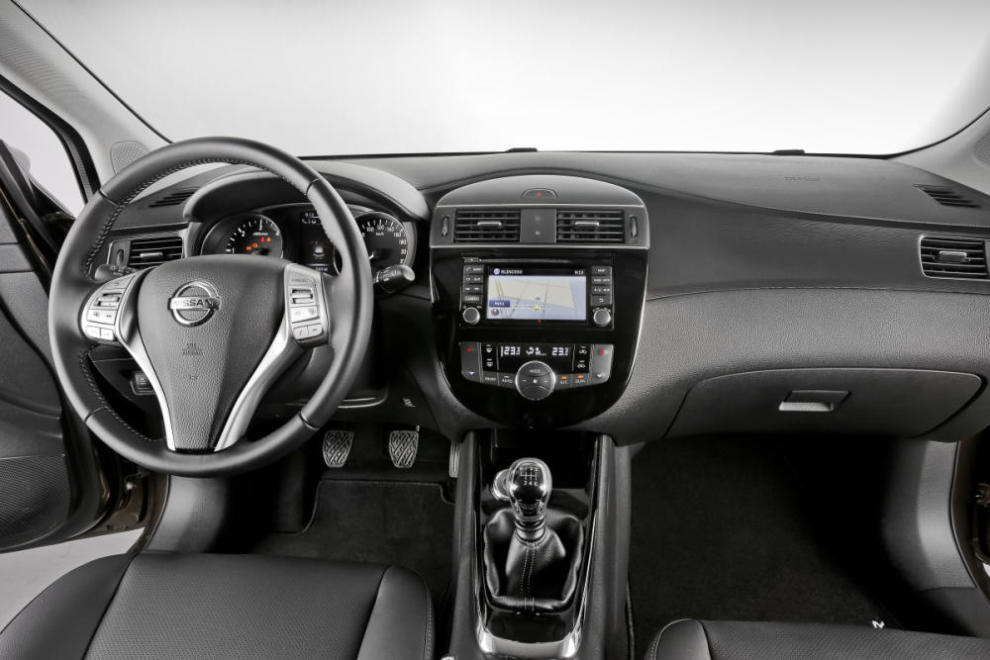 Interior nissan Pulsar 2016