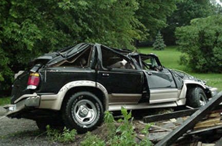 Ford Explorer accidentado por ruedas Firestone