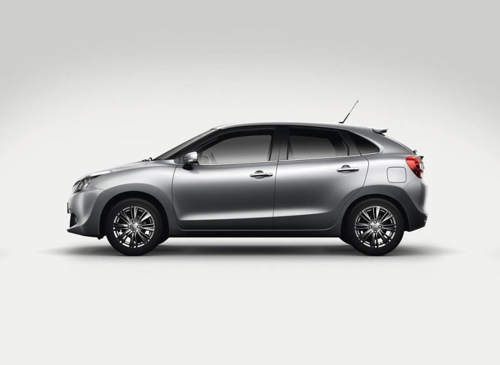 Suzuki Baleno, lateral