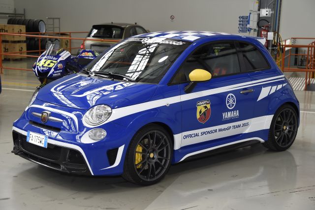 Abarth 695 Biposto Edición Especial Yamaha Factory Racing