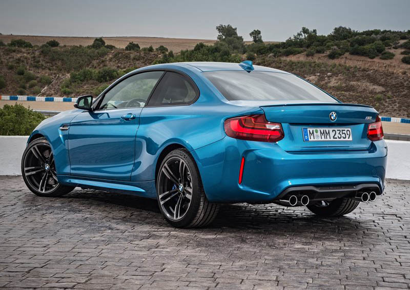 BMW M2, trasera